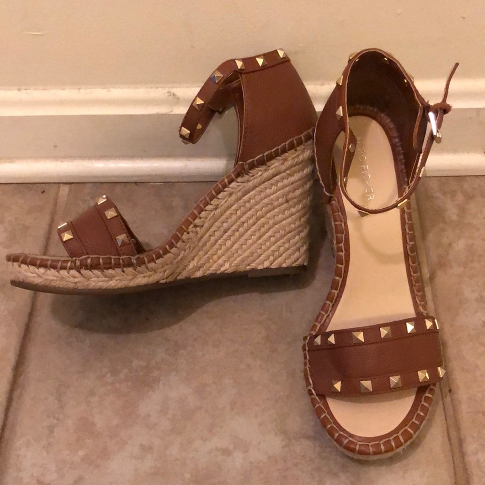 Studded Marc Fisher wedges size 9 NWOT